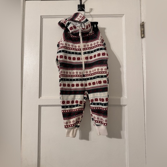 Fabletics Christmas The Kids Go-To Onesie Sz 2T - Picture 5 of 9
